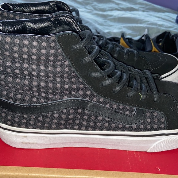 Vans - Picture 3 of 4